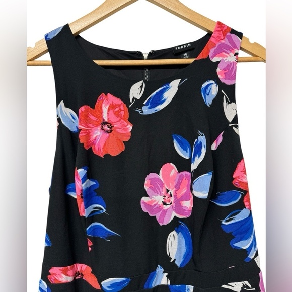 Torrid Floral Print Georgette High Neck
Maxi Dress size 16 - Picture 7 of 9